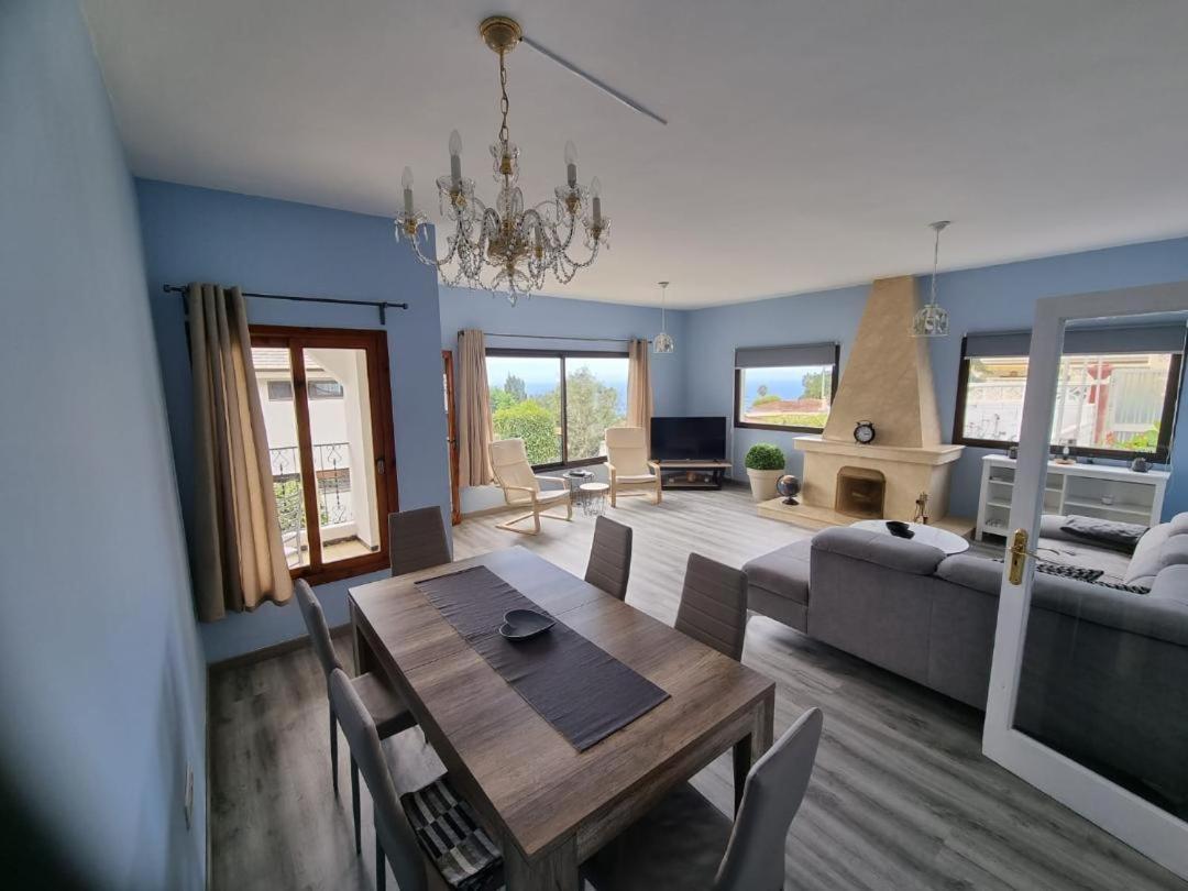 La Casa De Lucy & Karin Villa ลาโอโรตาวา ภายนอก รูปภาพ